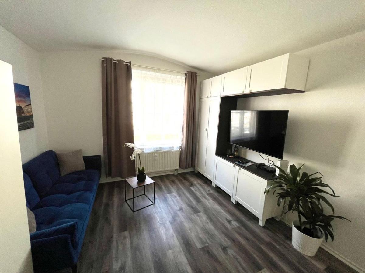 40 Qm Appartment Parkplatz, Balkon,Netflix, Prime Chemnitz Exterior photo
